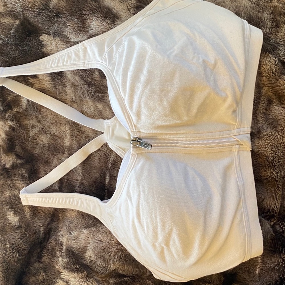 Victoria’s Secret high impact sports bra